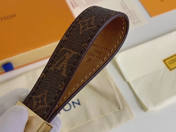 ブランドキーホルダー側面デザイン